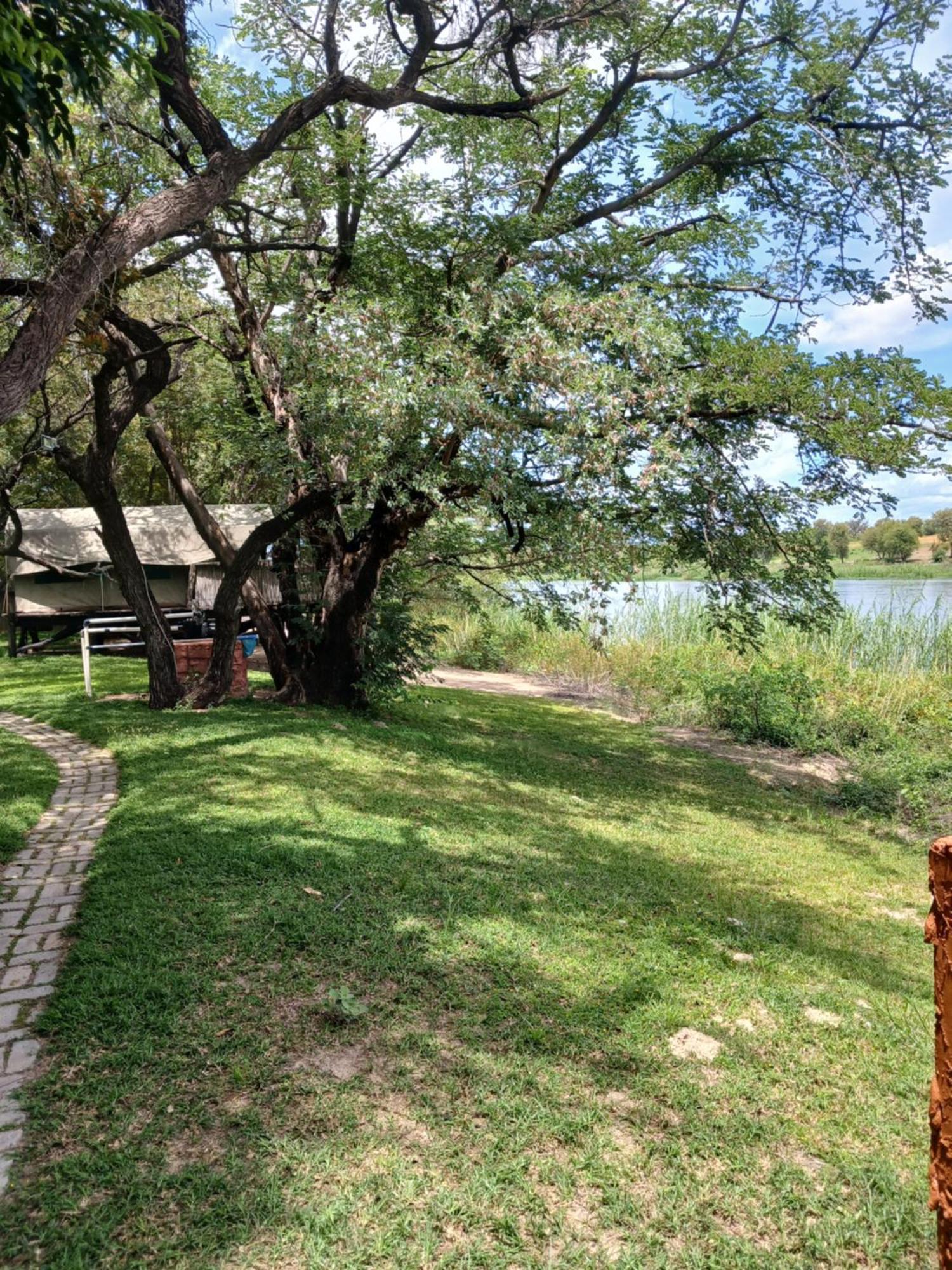 Camp Hogo Kavango รุนดู ภายนอก รูปภาพ