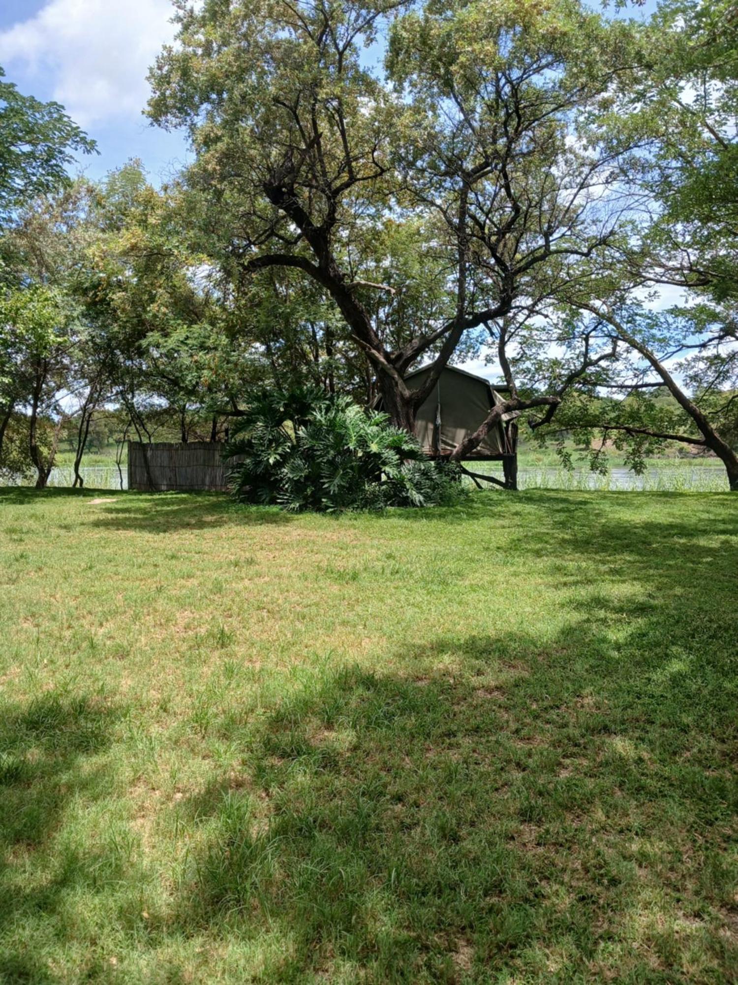 Camp Hogo Kavango รุนดู ภายนอก รูปภาพ