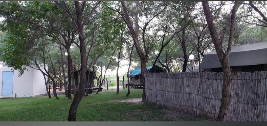 Camp Hogo Kavango รุนดู ภายนอก รูปภาพ