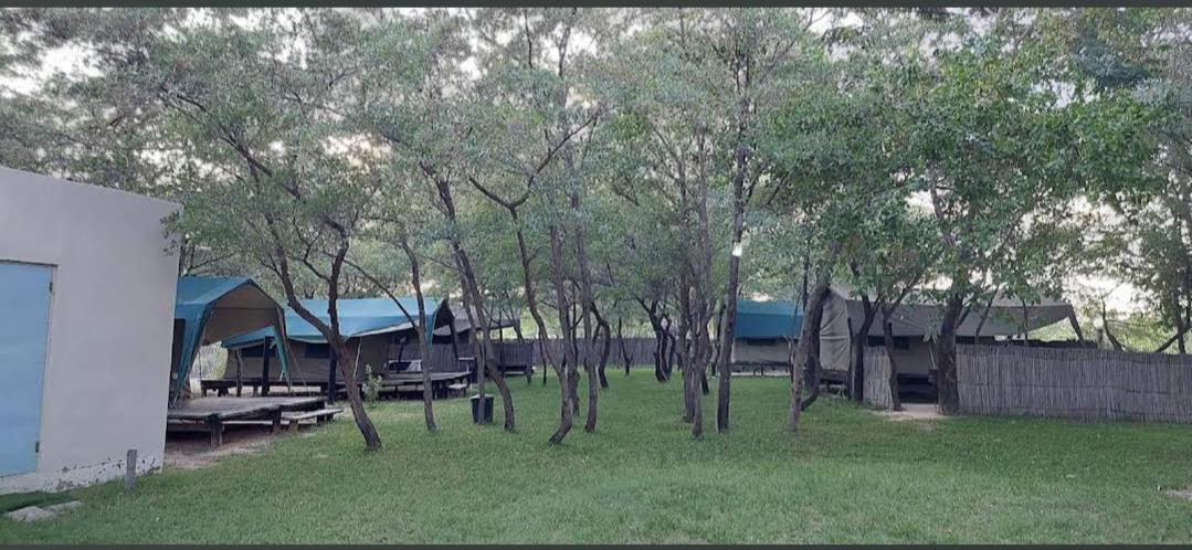 Camp Hogo Kavango รุนดู ภายนอก รูปภาพ
